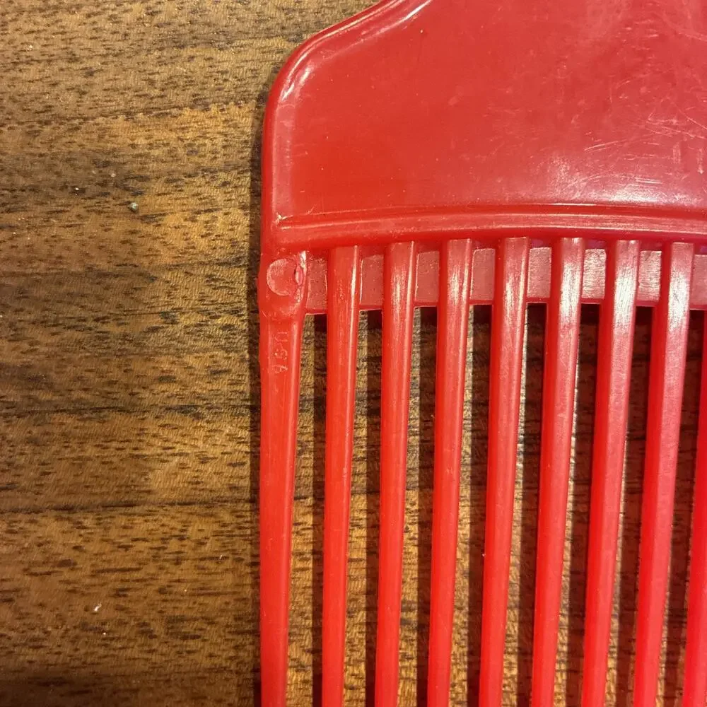 Vintage RED Lift‎ Comb Hair Pick NEW OLD STOCK Handle Retro 1980-90s USA Goody?